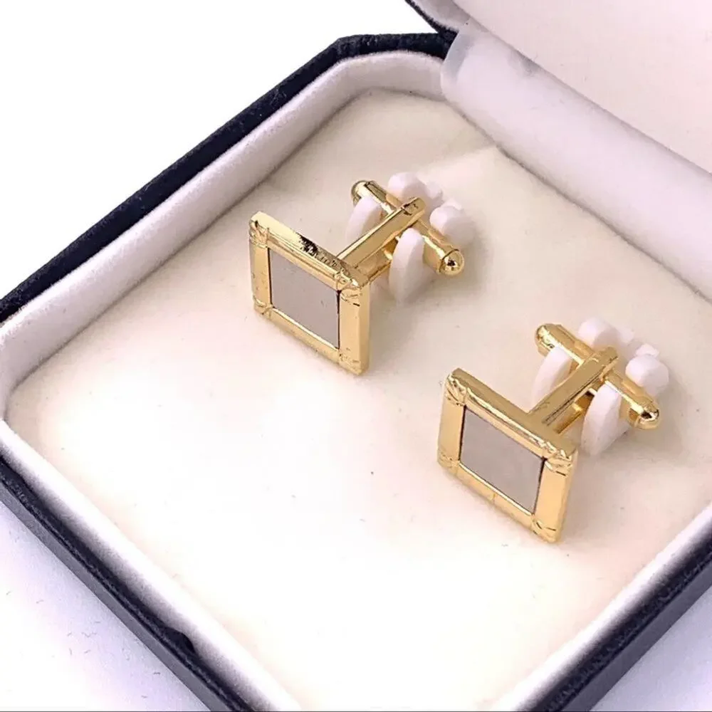 Cuff links toggle closure.‎ - Picture 2 of 2